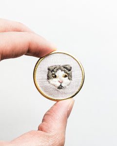 Embroidered Cat Pin - Scottish Fold